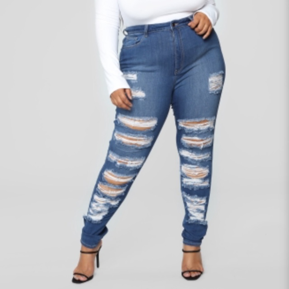 Got nothing on me Distress jeans 2X NWT
